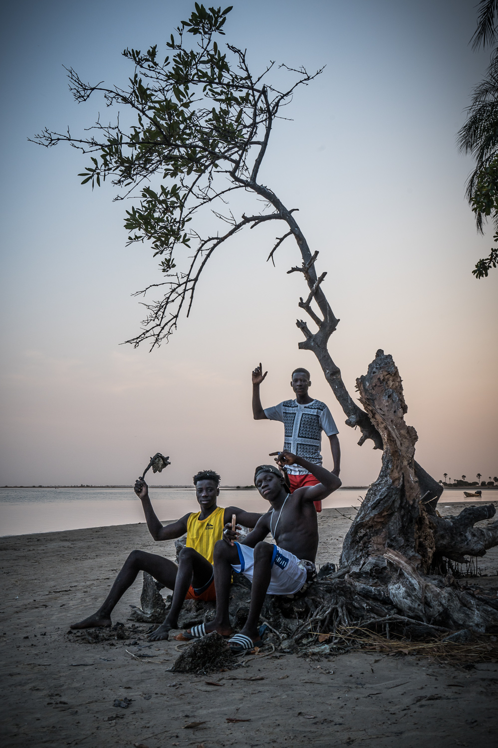 Jeunes au village de Simal