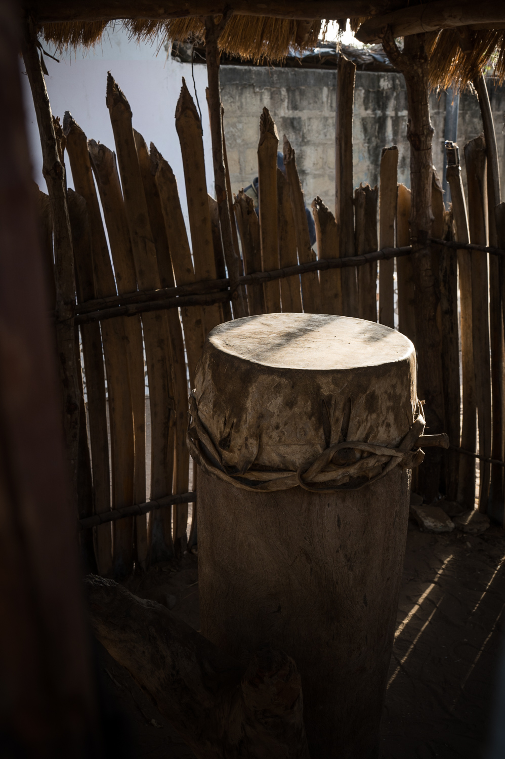 Tamtam autrefois utilisé pour communiquer dans le village de Mar Lodj