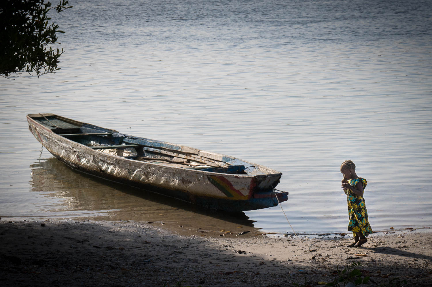 Enfant dans le village de Sipo