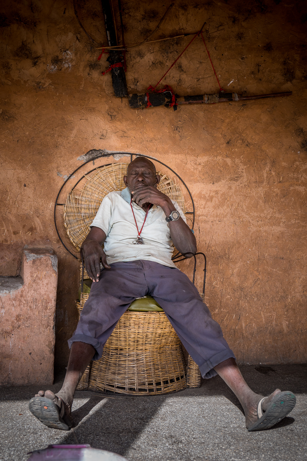 Le Chef du village de Sipo, fils de la Reine de Sipo