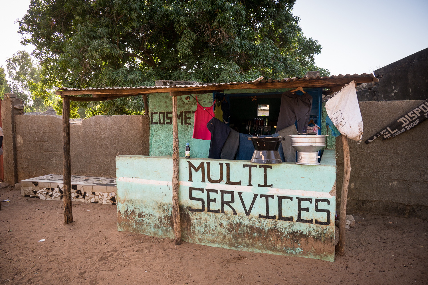 Echoppe dans un village